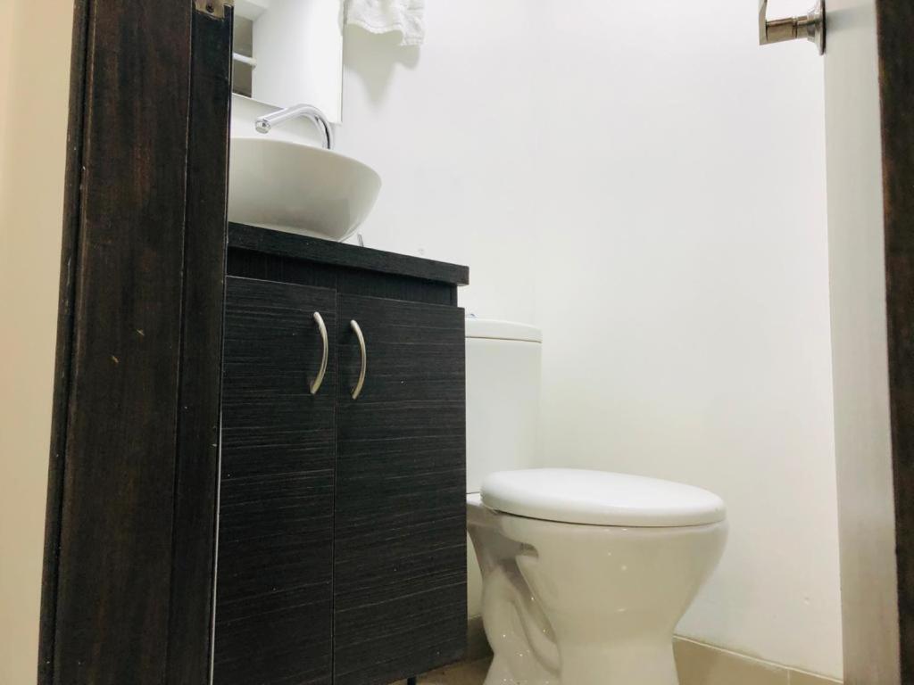 Apto Moderno En Laureles Medellín Esterno foto